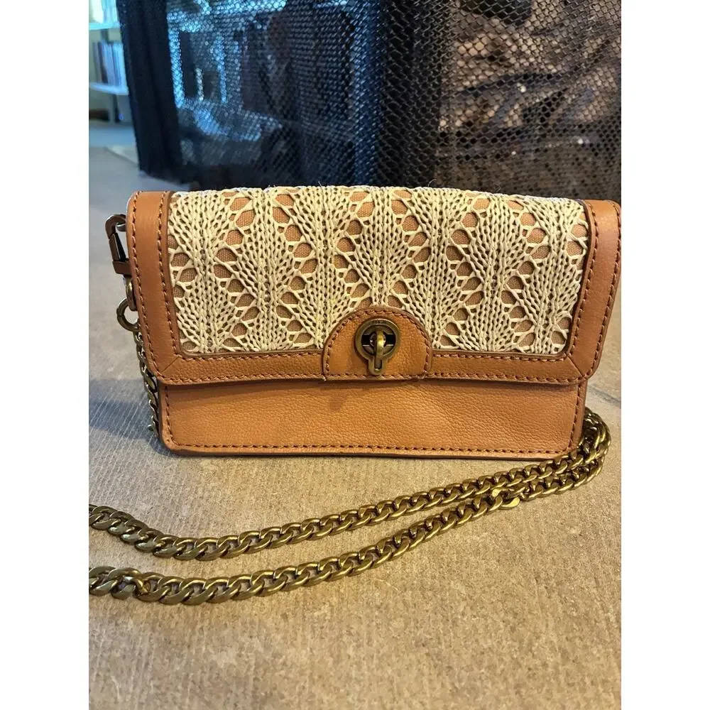 Fossil Ainsley Wallet Crossbody Chain Strap Bag Caramel cream‎ crochet design